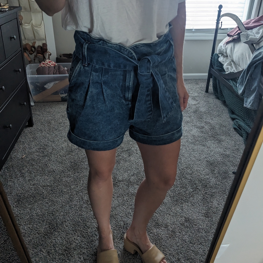 Sezane Alvino Shorts (36) - Picture 5 of 10